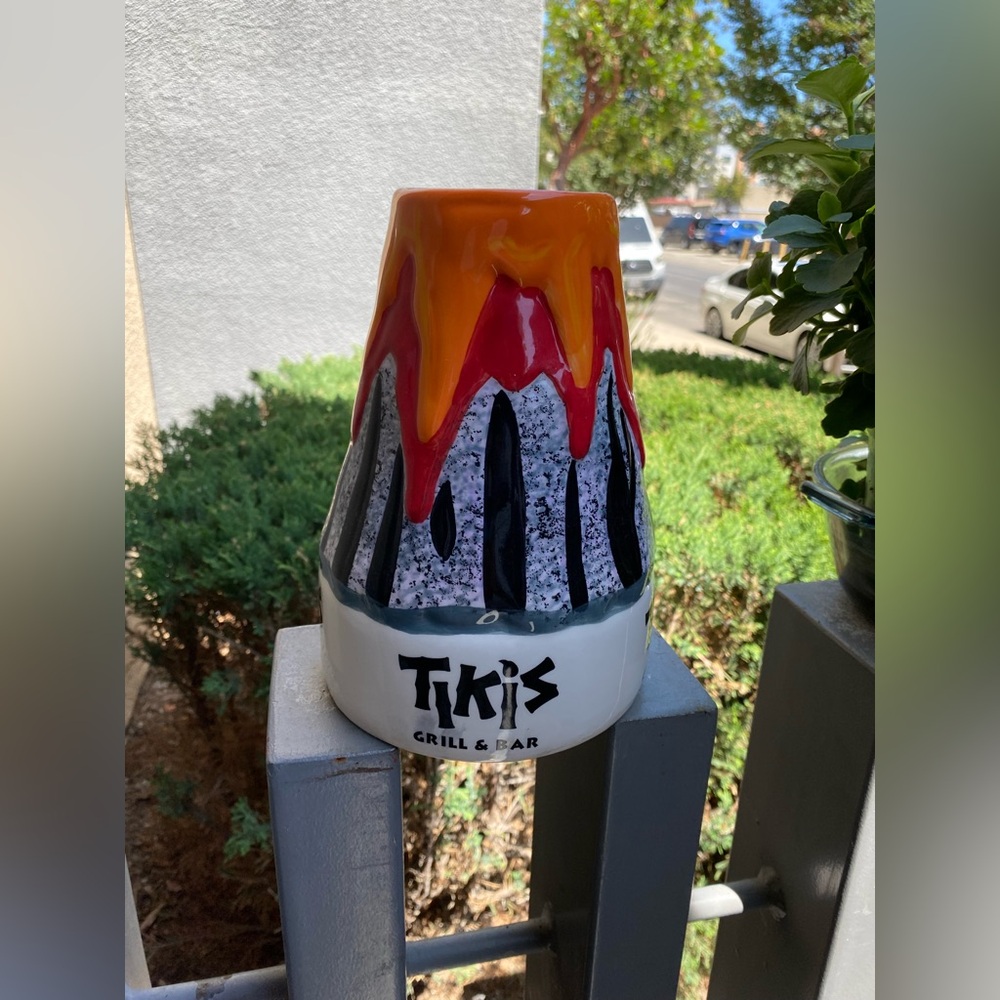 **VOLCANO** TIKI MUG - Tiki's Grill & Bar Waikiki Honolulu Hawaii 1721 of 3084